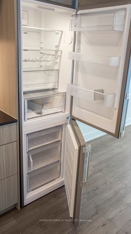 575 Bloor St E, #2905