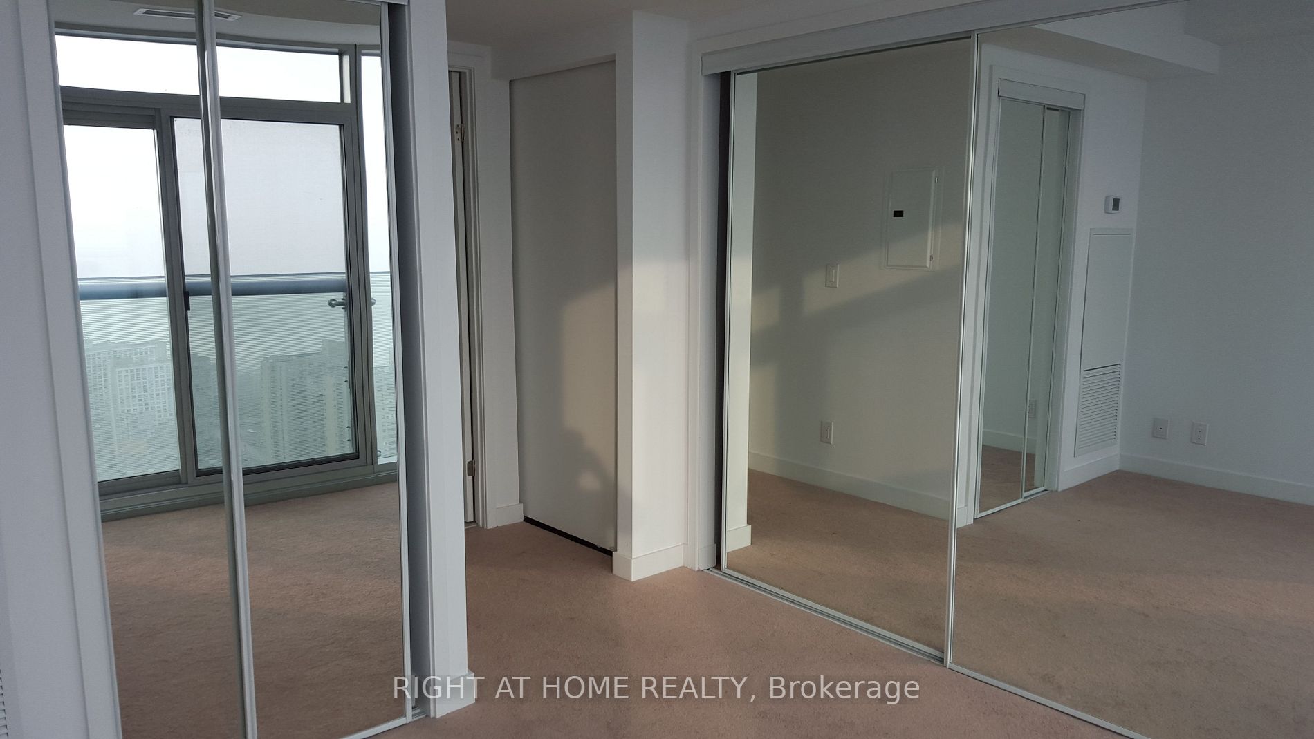 12 York St, #4404