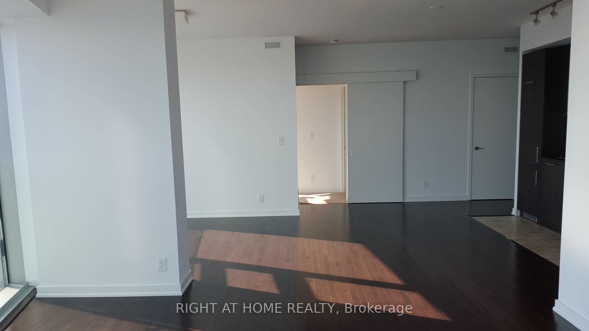 12 York St, #4404