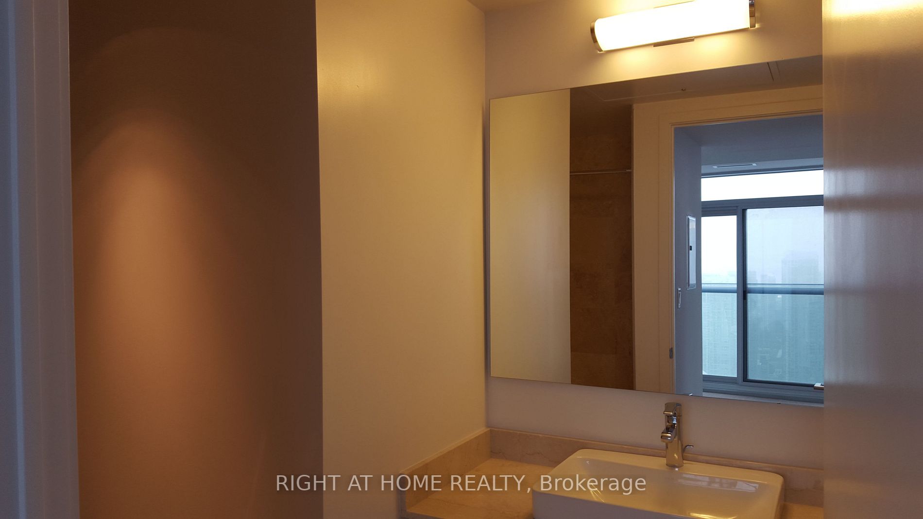 12 York St, #4404
