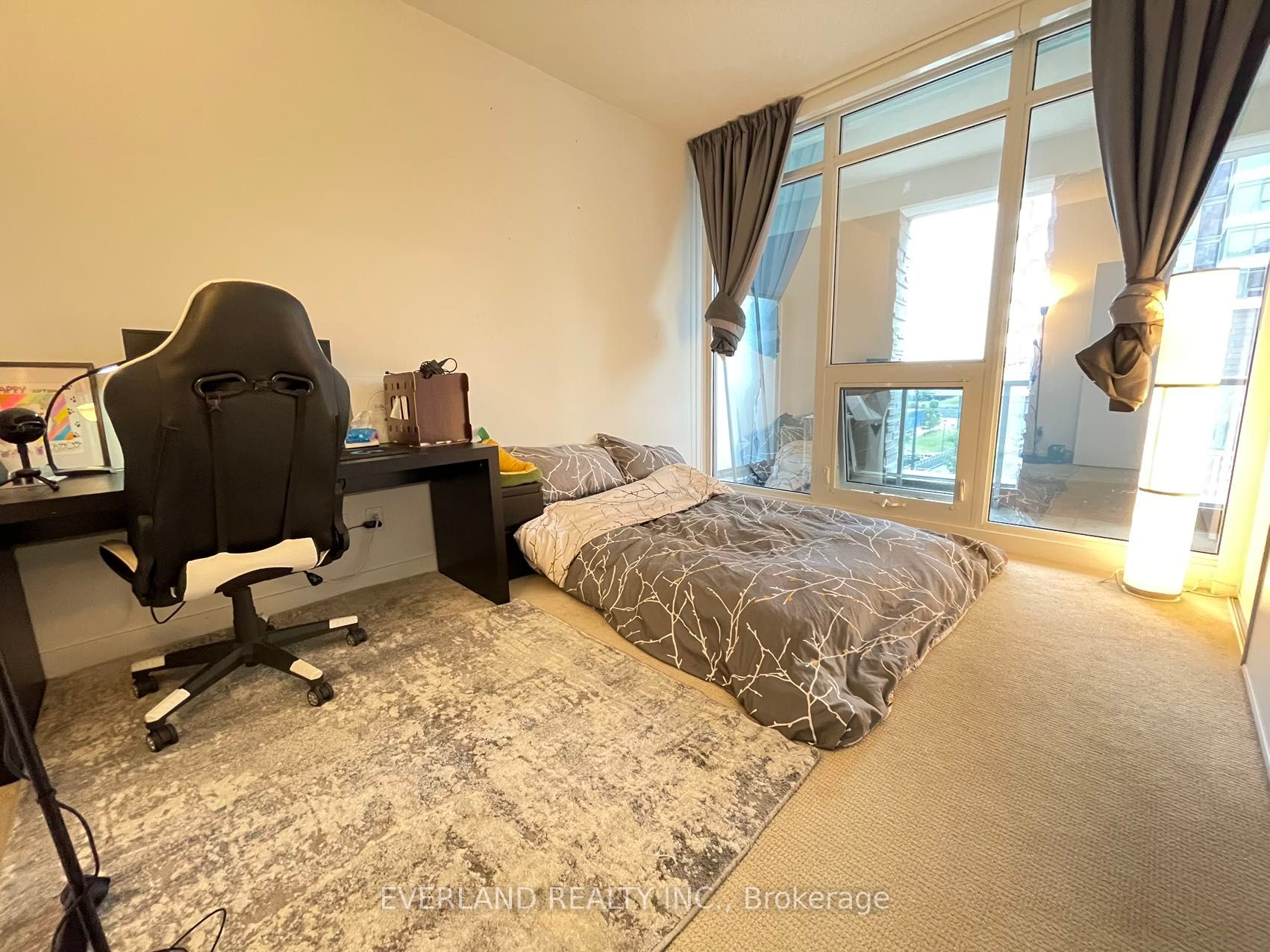 72 Esther Shiner Blvd, #221