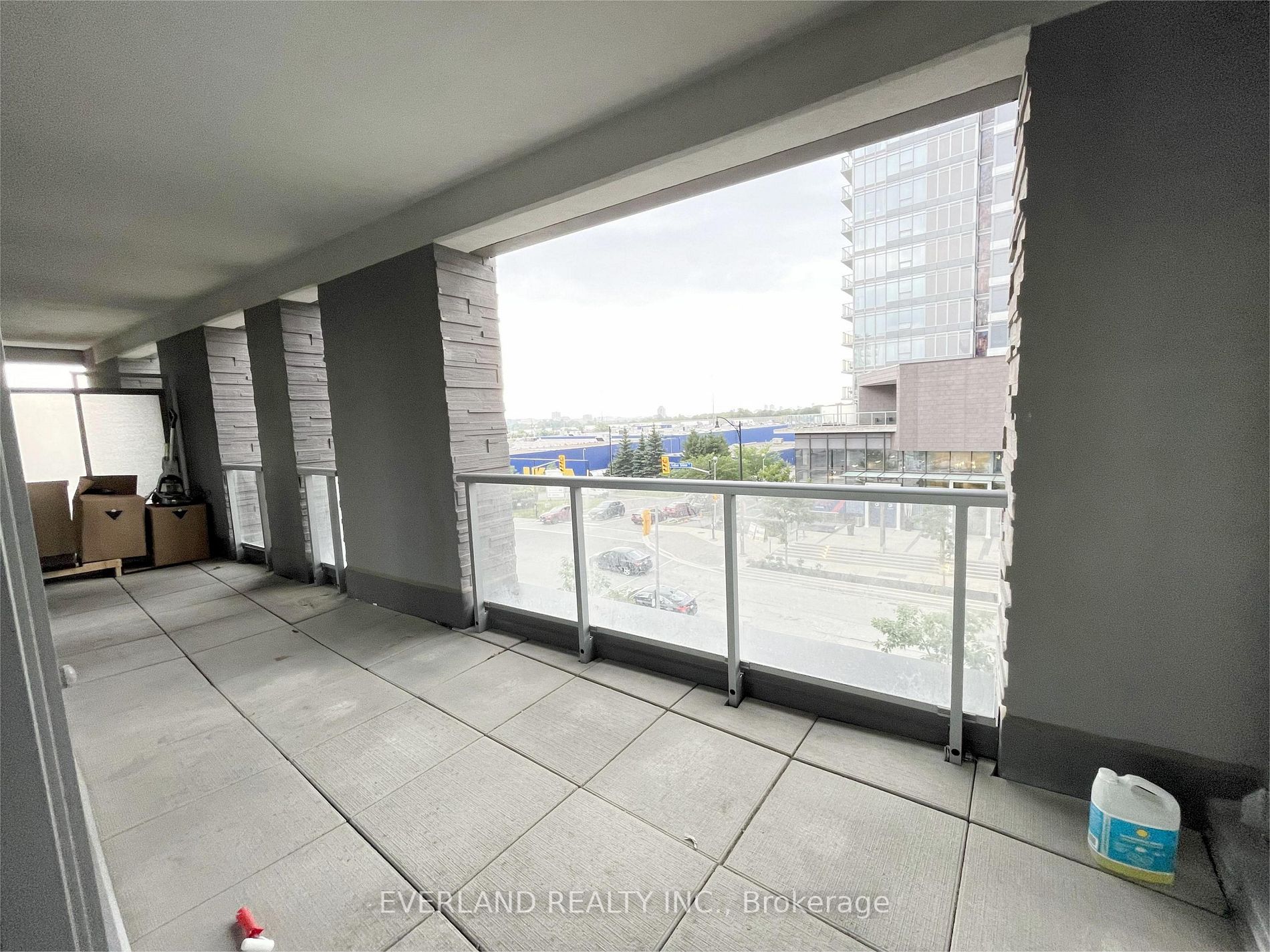 72 Esther Shiner Blvd, #221