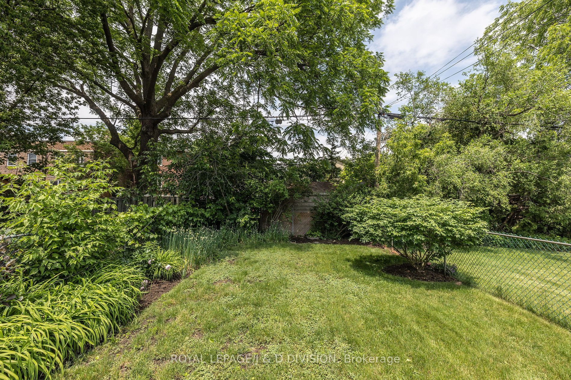 280 Fairlawn Avenue