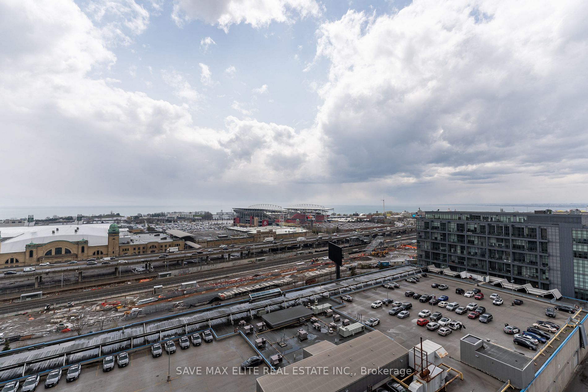 135 East Liberty St, #1202