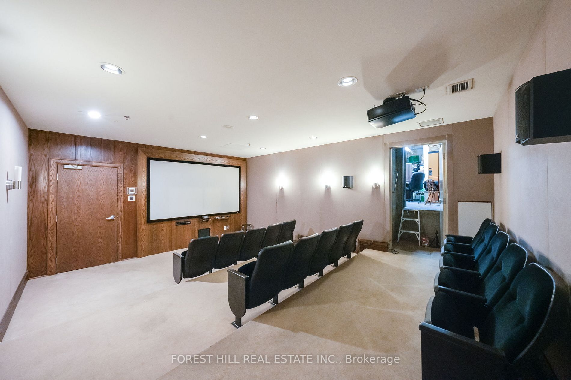 438 Richmond Street W, #219