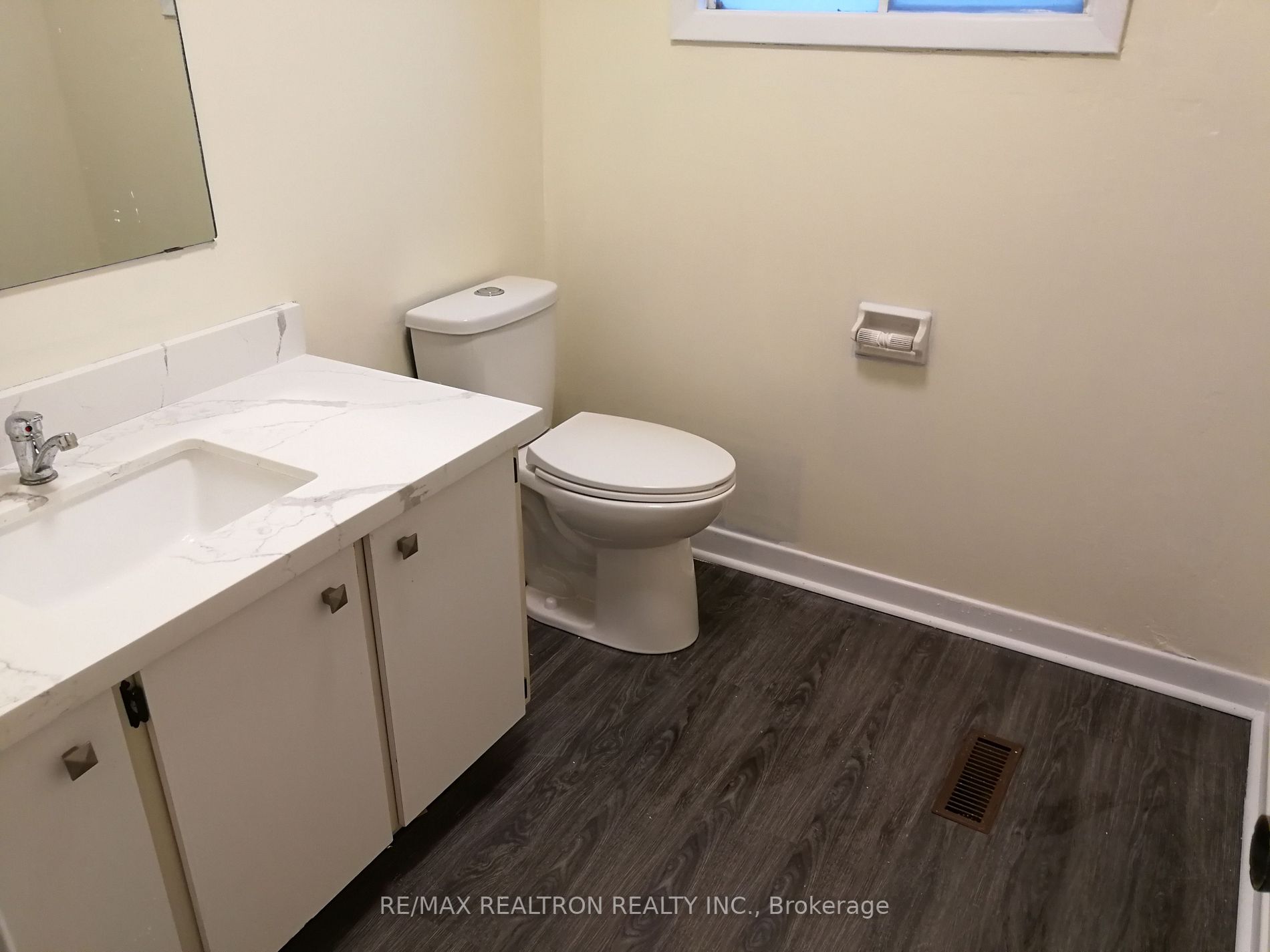 290 Sheppard Ave W