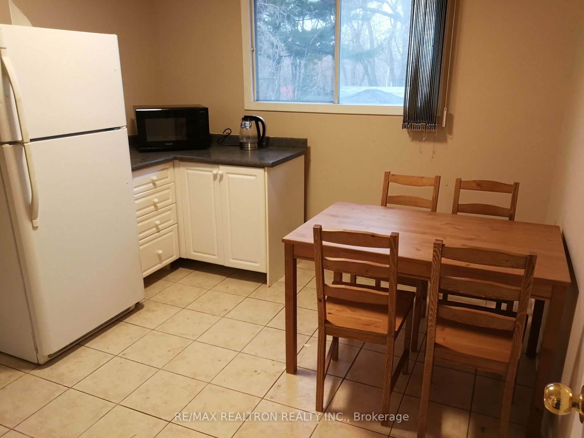 290 Sheppard Ave W