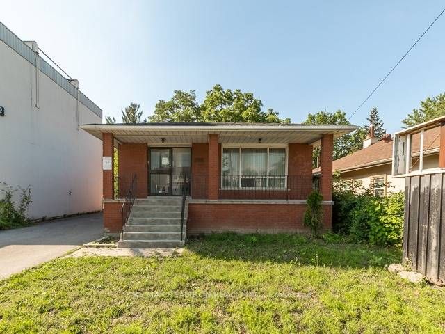 290 Sheppard Ave W