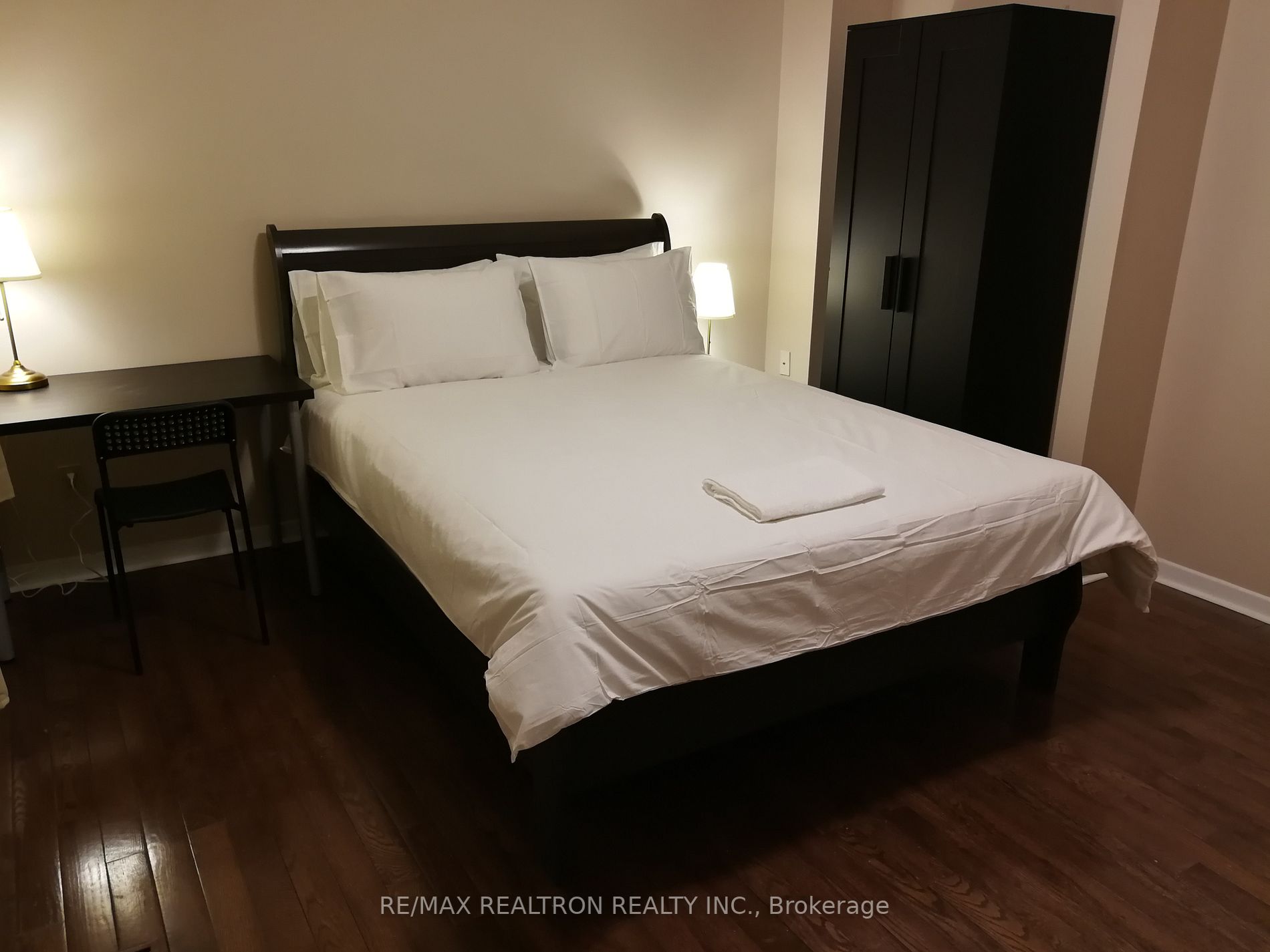 290 Sheppard Ave W