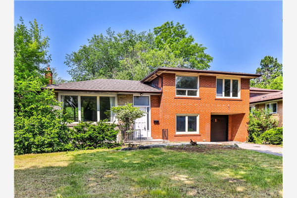 104 Maxome Ave, Toronto
