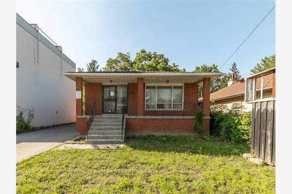 290 Sheppard Ave W, Toronto