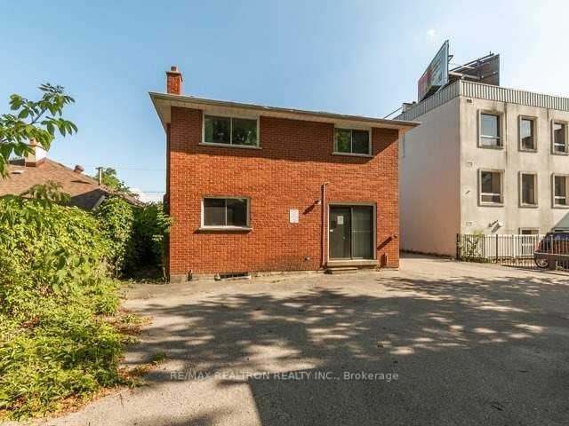 290 Sheppard Ave W