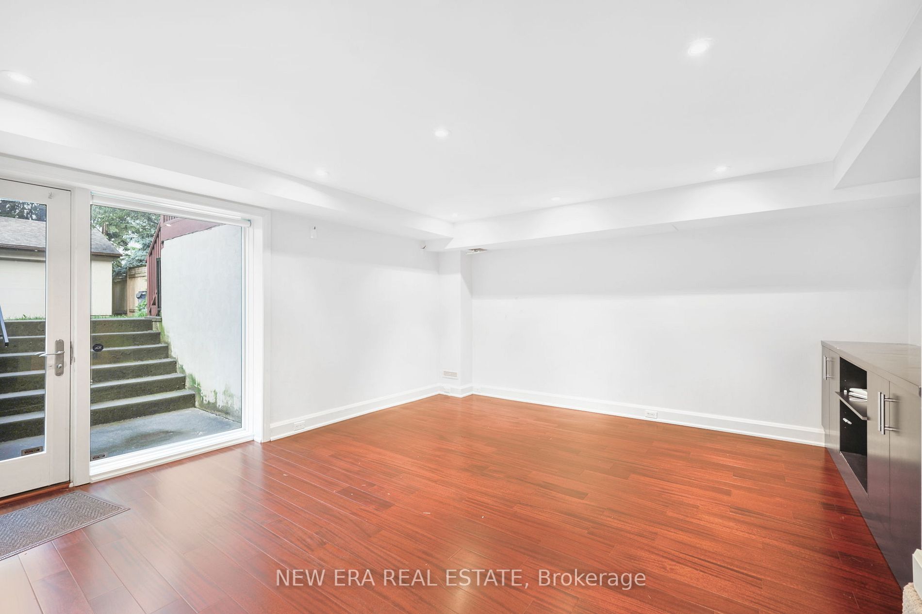 313 Glen Rd