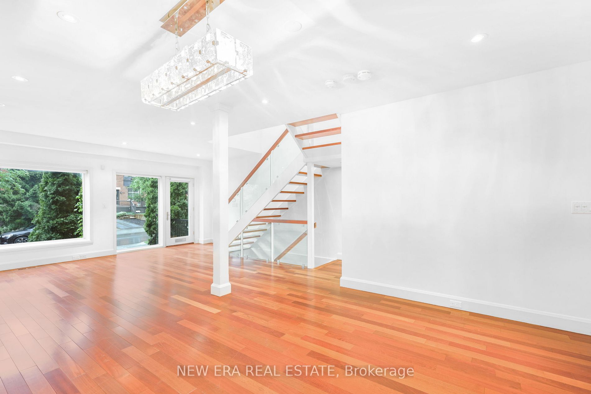 313 Glen Rd