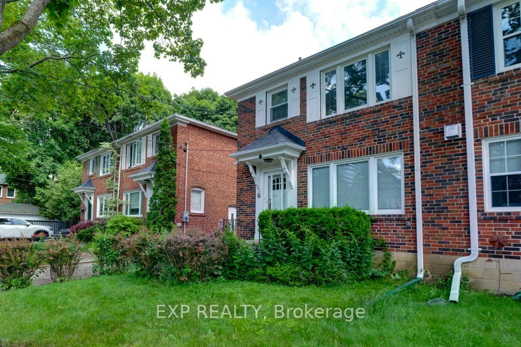 6 Thursfield Crescent