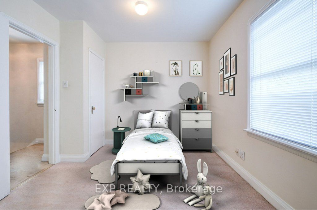 6 Thursfield Crescent