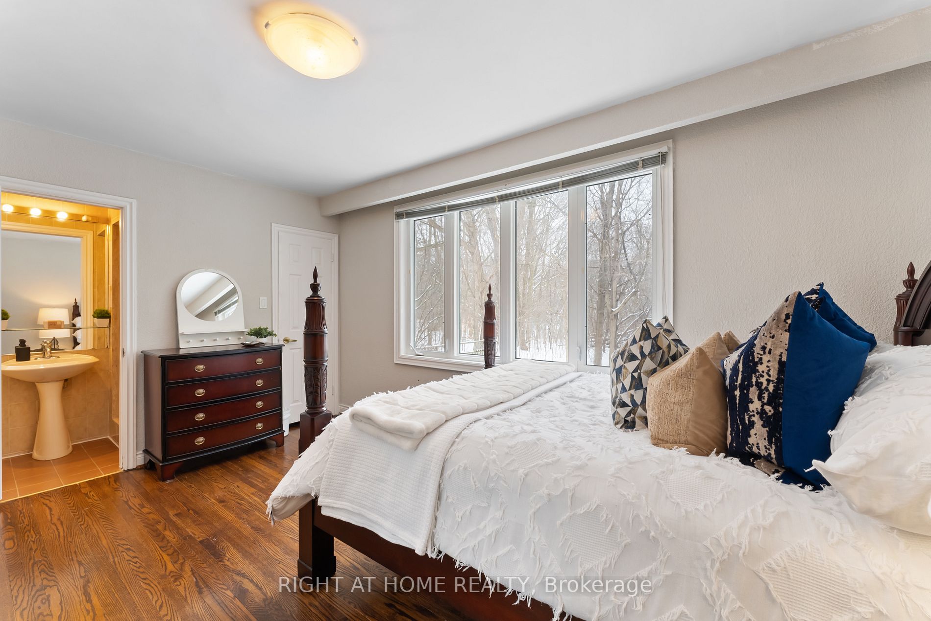 23 Christine Crescent