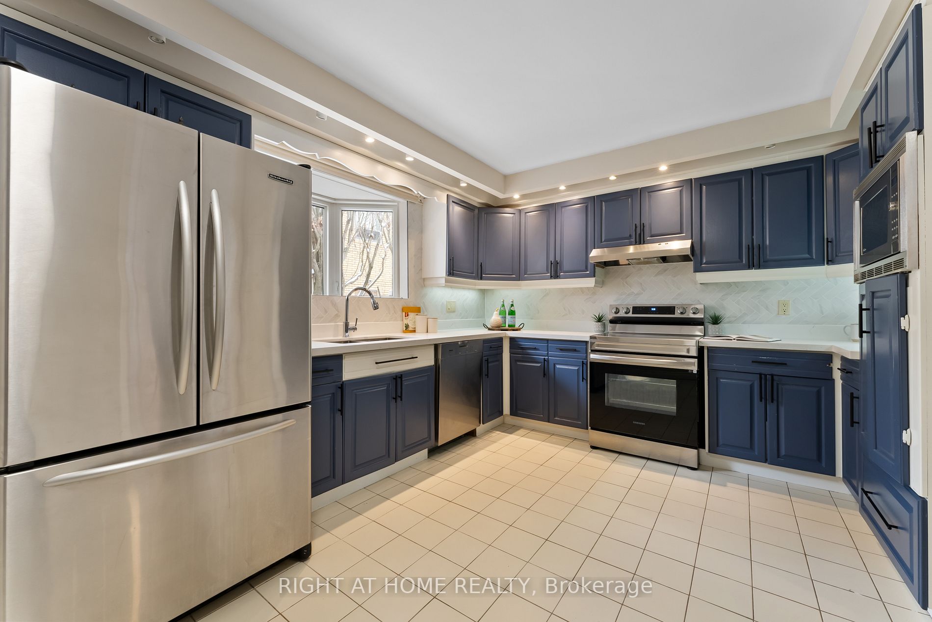 23 Christine Crescent
