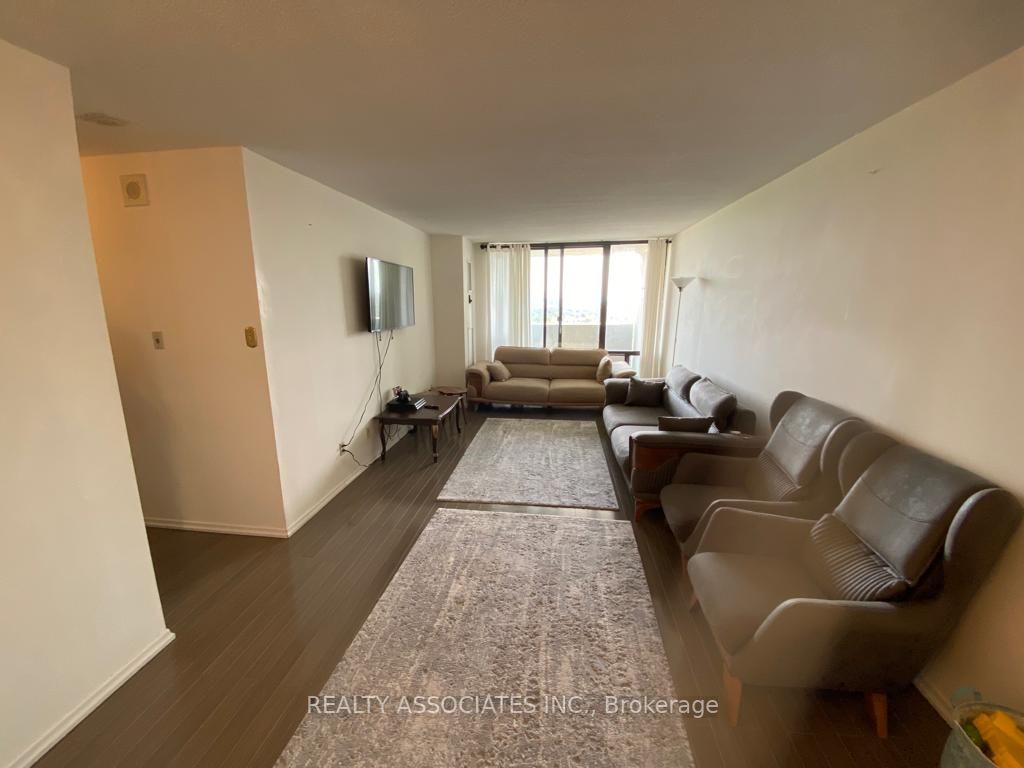 10 Tangreen Court, #2104
