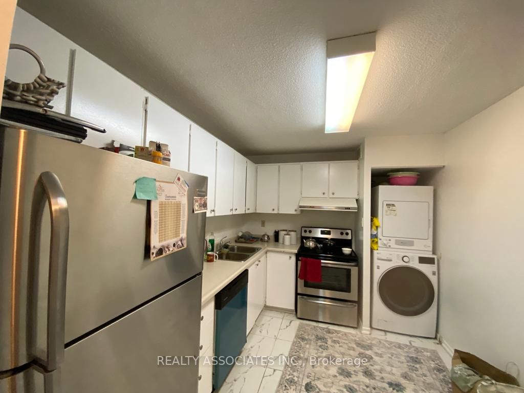 10 Tangreen Court, #2104