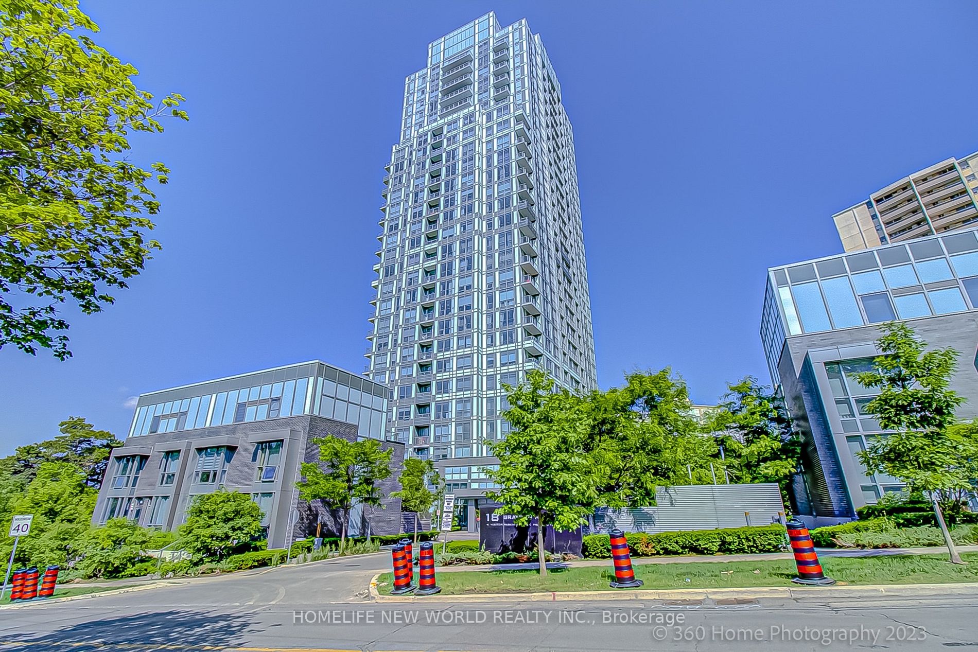 18 Graydon Hall Dr, #1103