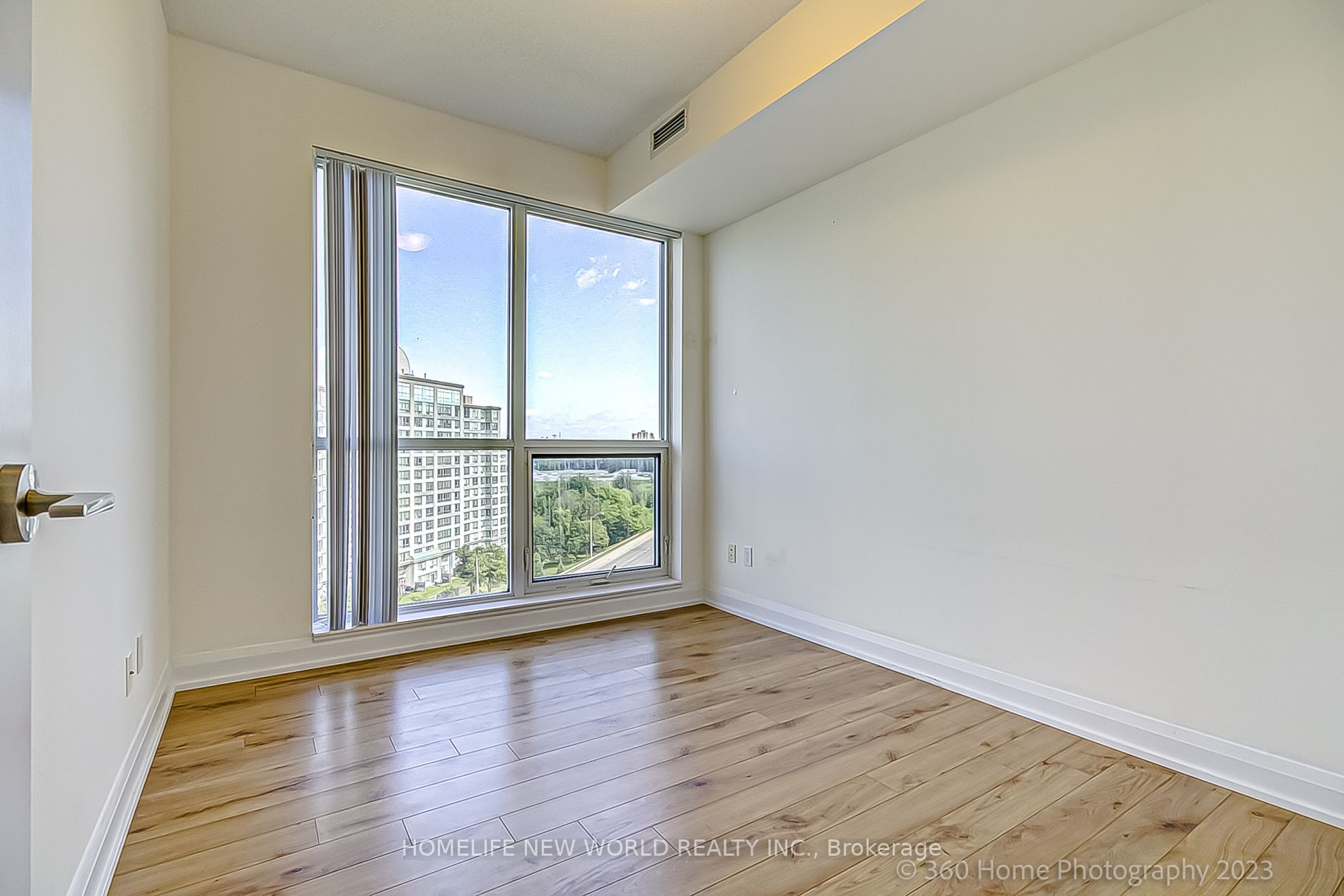 18 Graydon Hall Dr, #1103