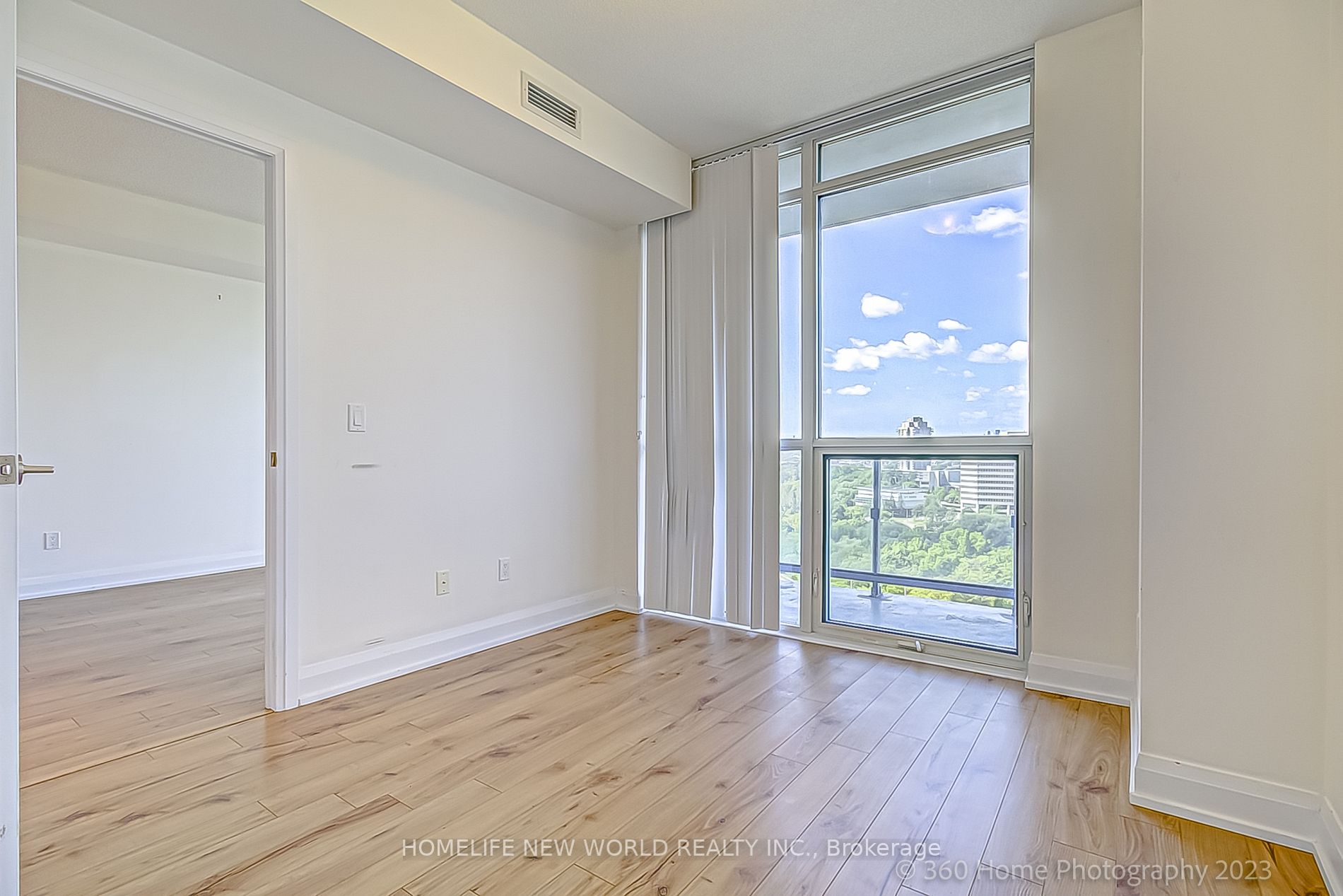 18 Graydon Hall Dr, #1103