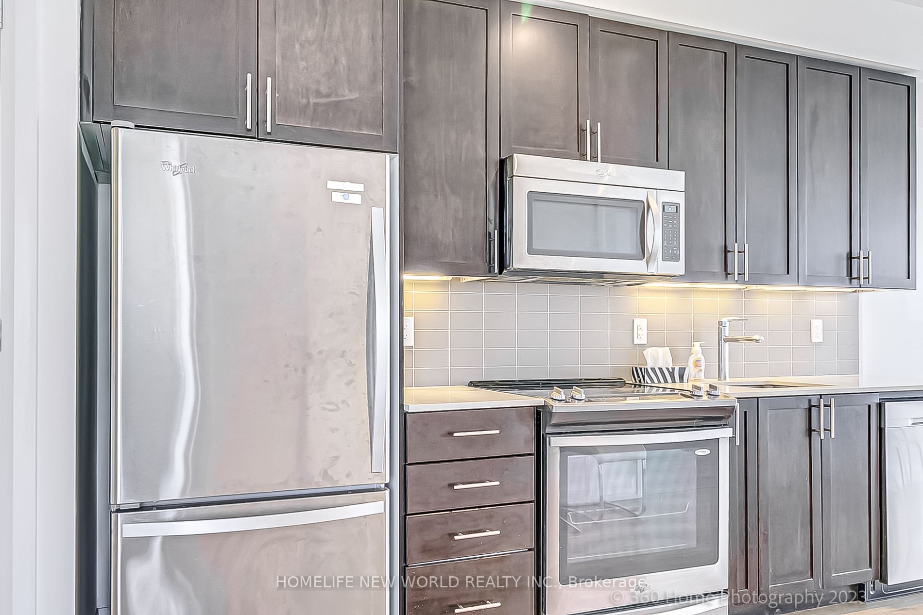18 Graydon Hall Dr, #1103