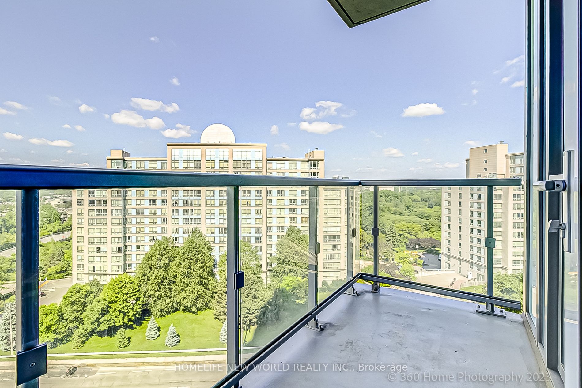18 Graydon Hall Dr, #1103