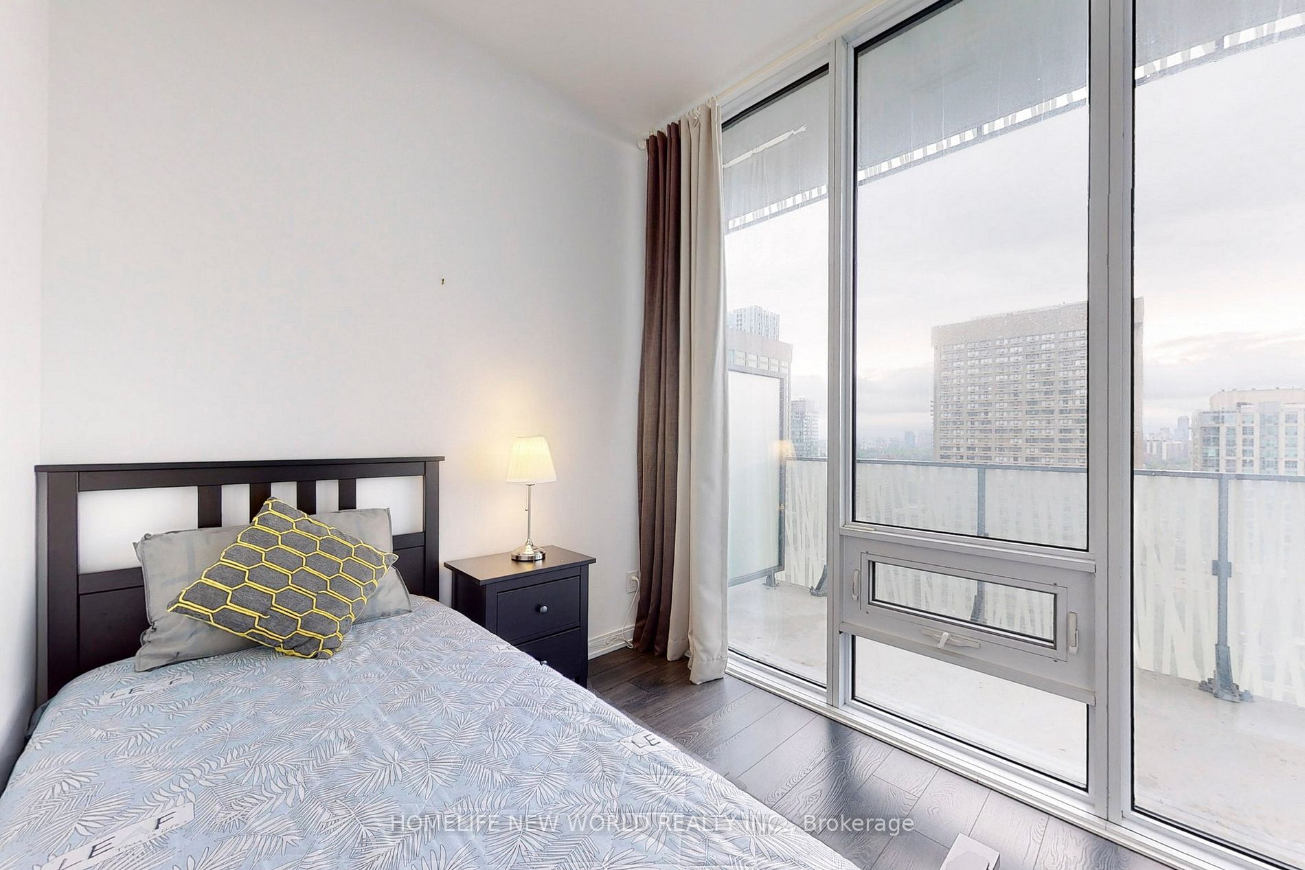 42 Charles St E, #2908