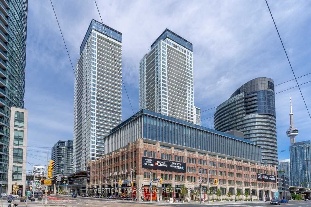 19 Bathurst Street, #611