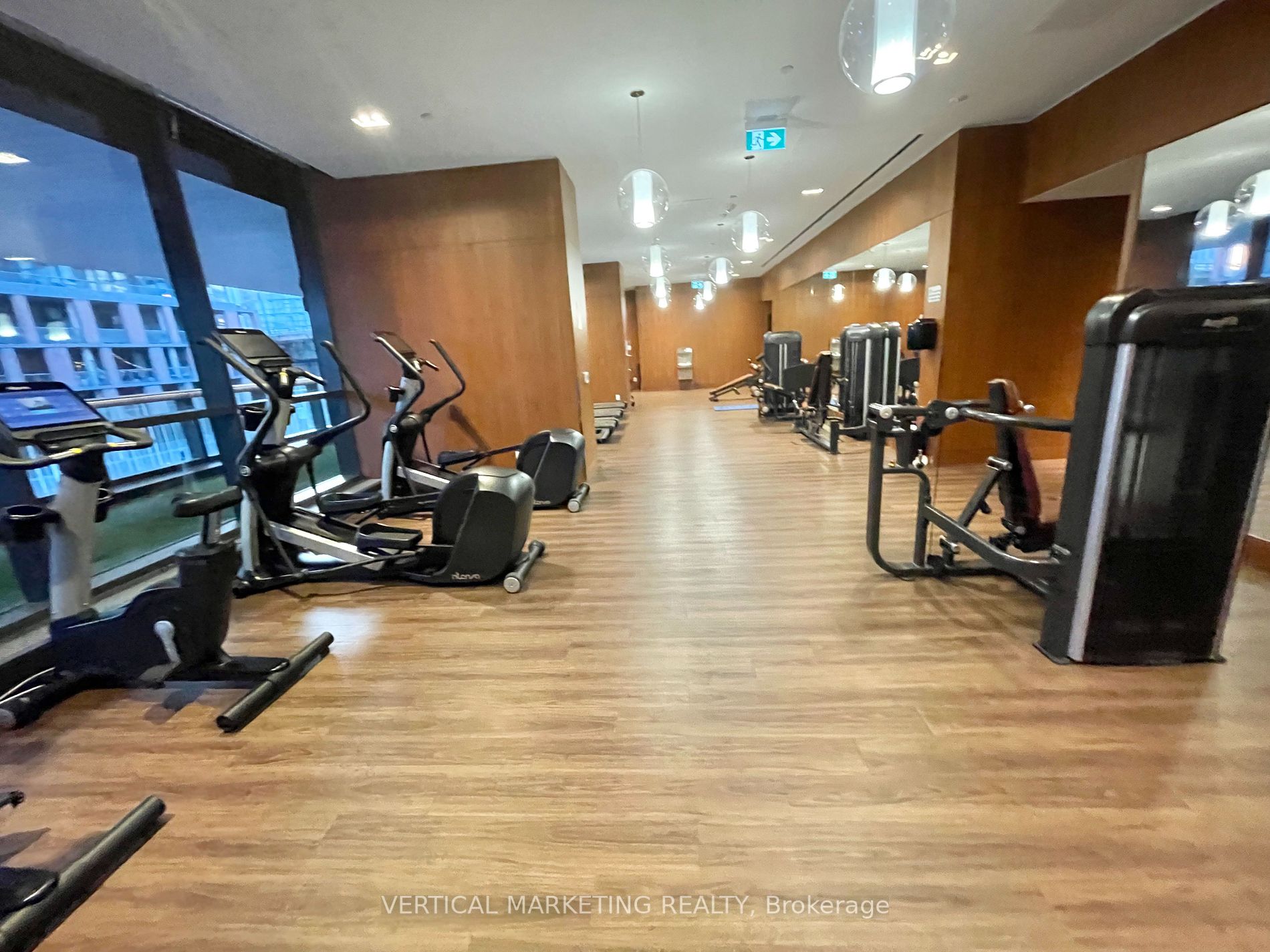 19 Bathurst Street, #611