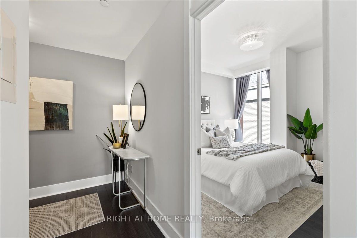 32 Davenport Road, #304