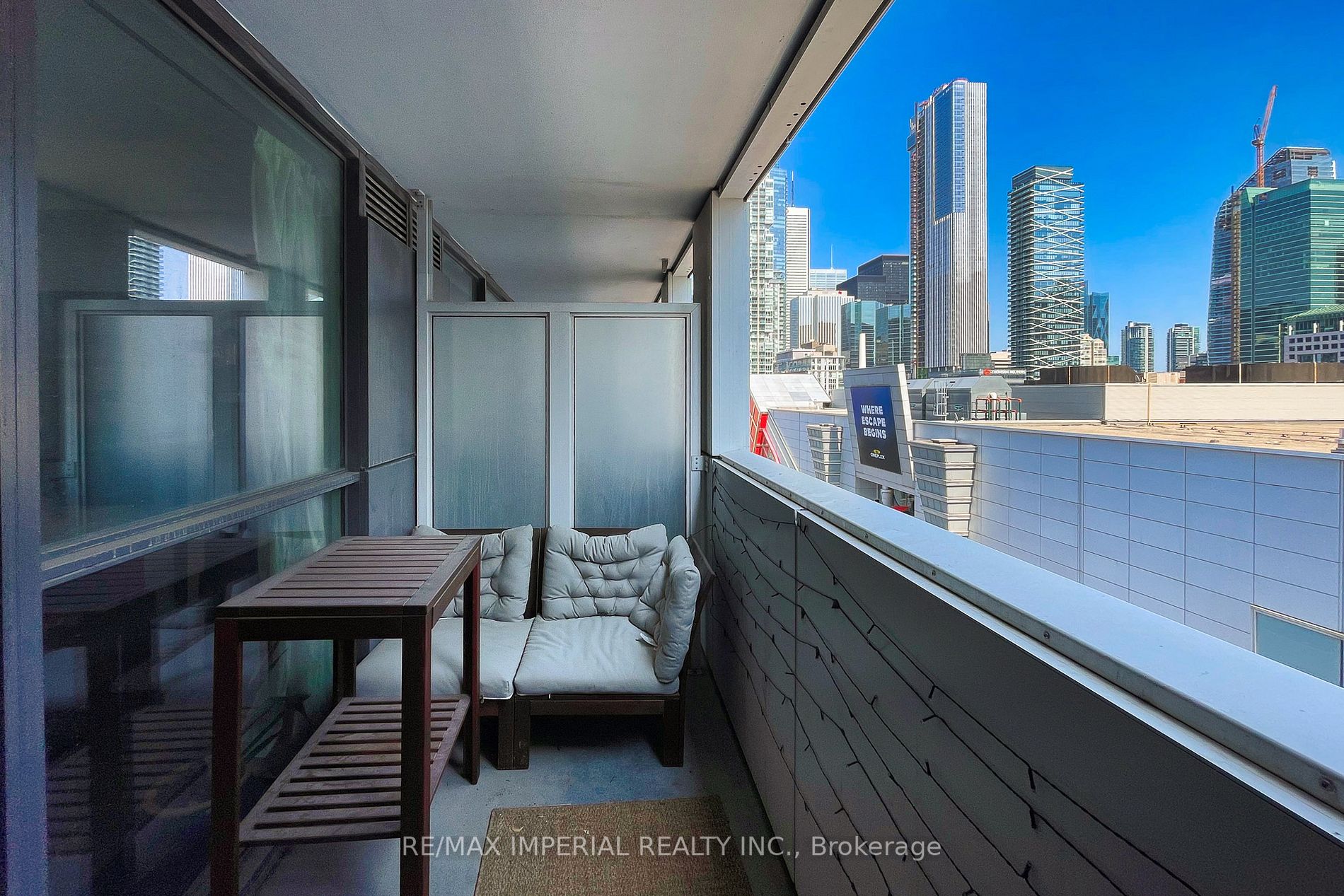 318 Richmond St W, #811