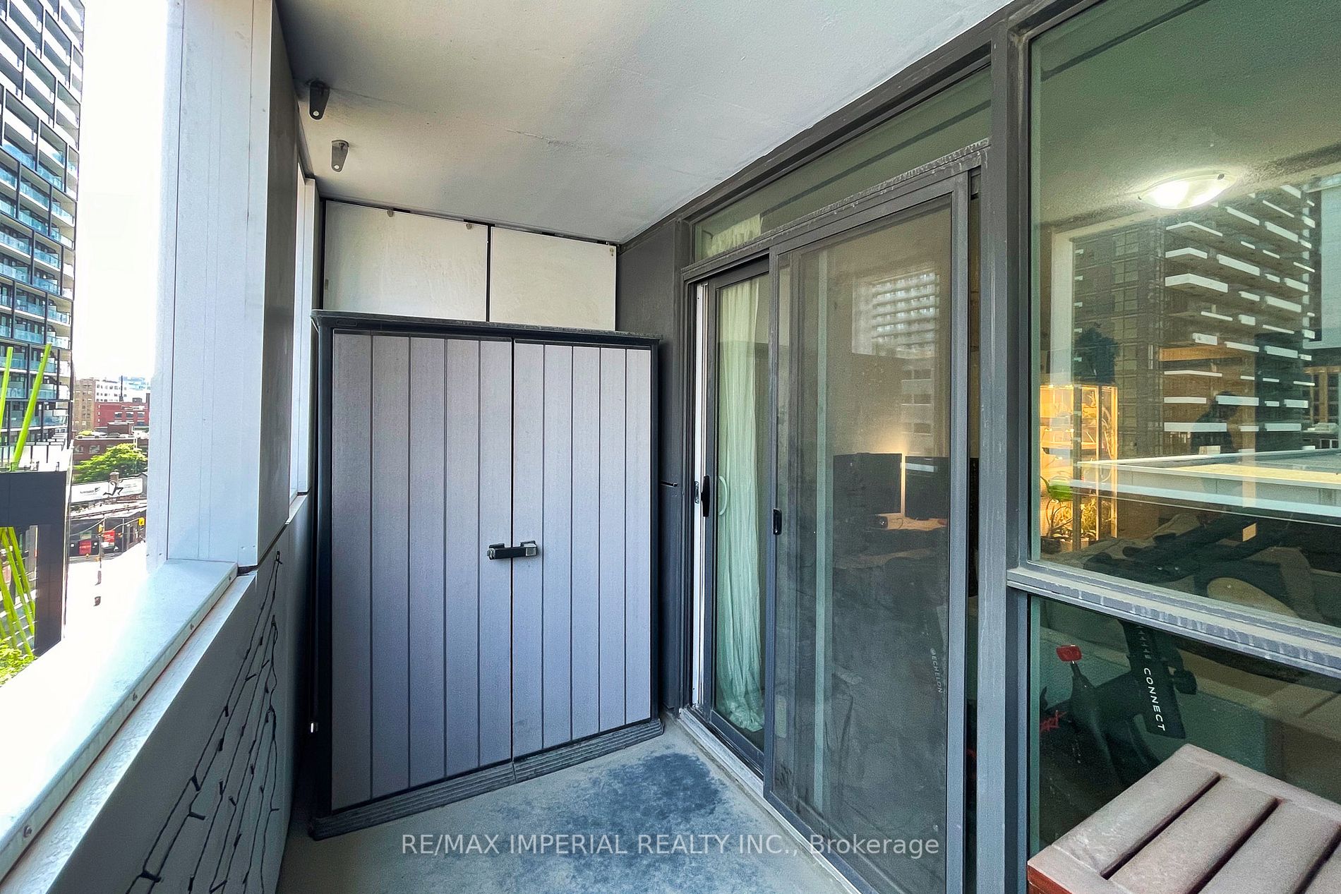 318 Richmond St W, #811