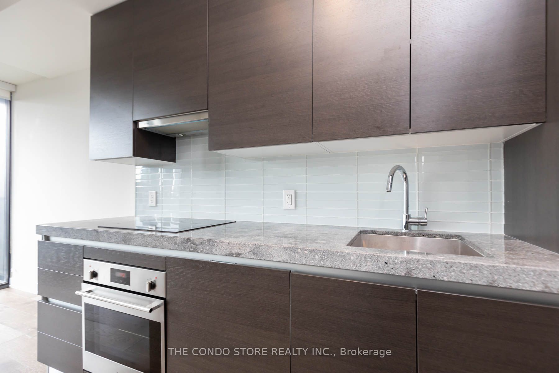 629 King St W, #1207