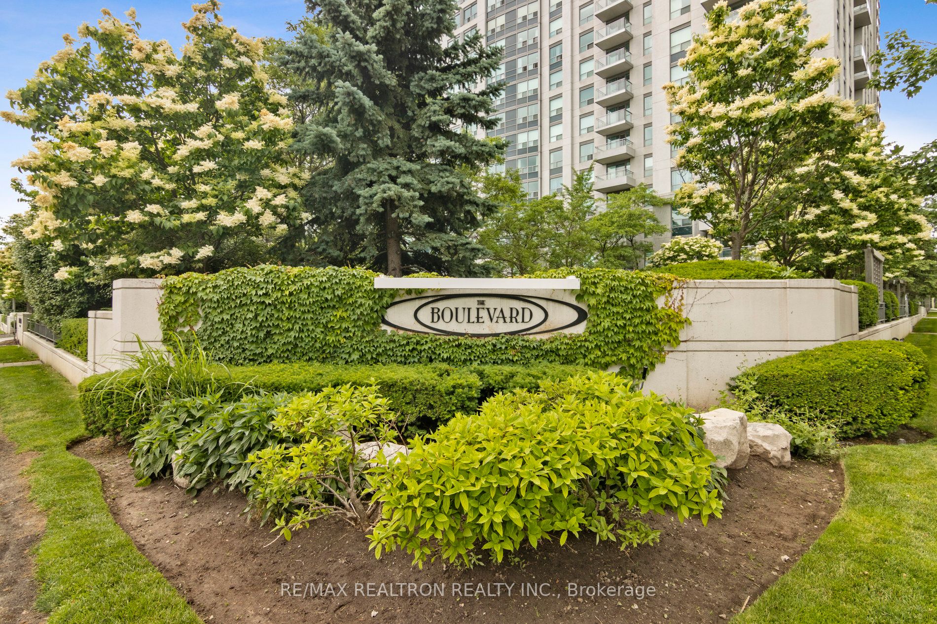 188 Doris Ave, #608