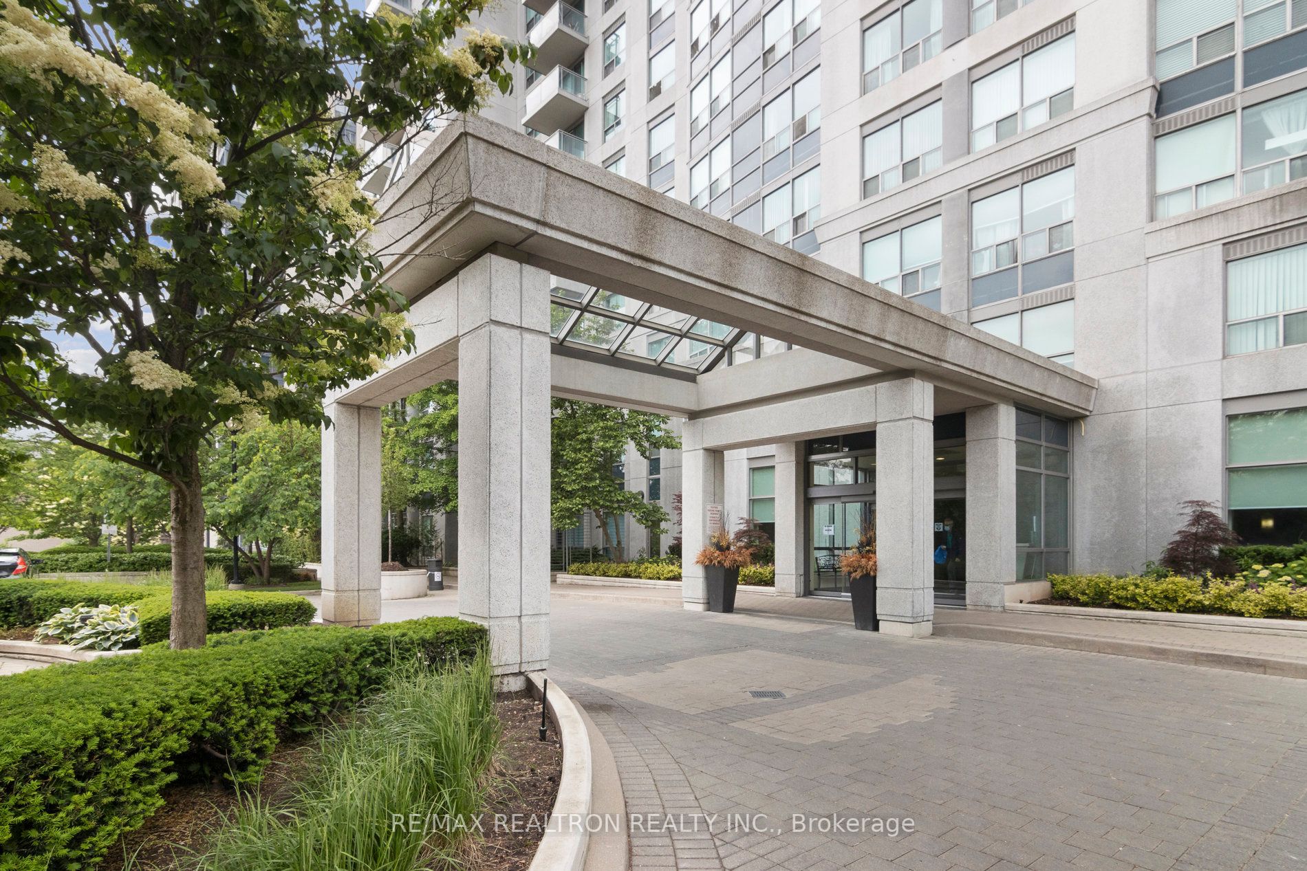 188 Doris Ave, #608