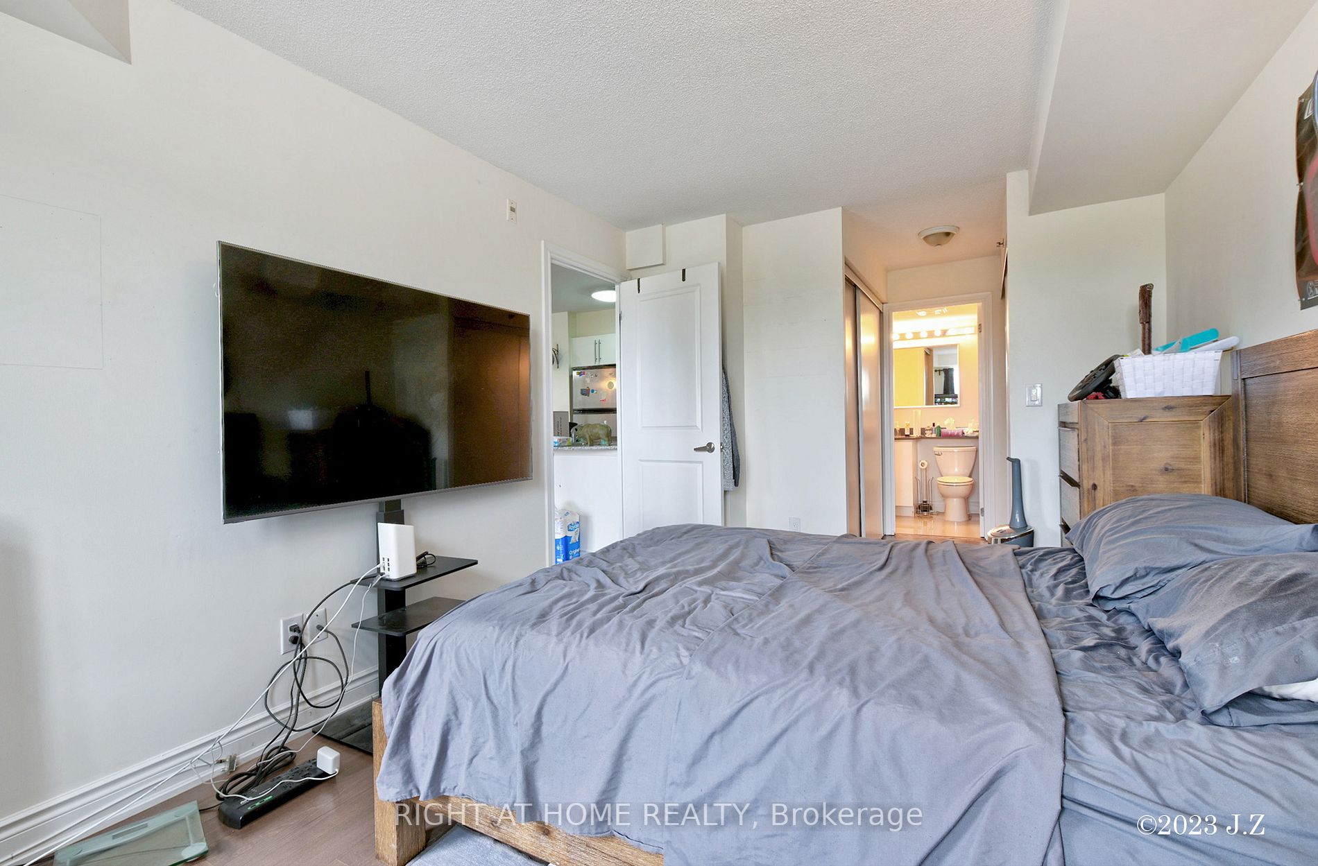 760 Sheppard Avenue W #312