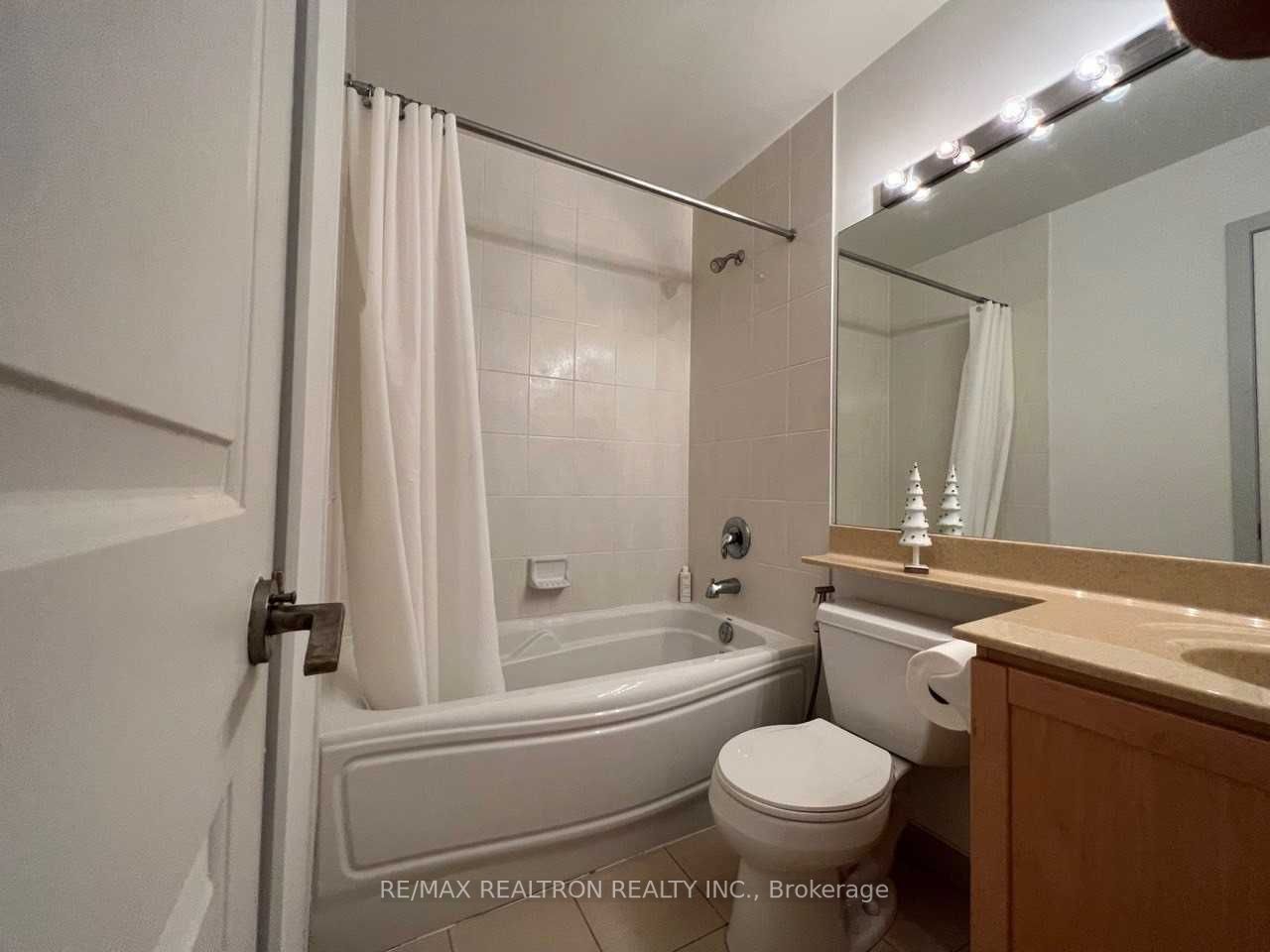 4968 Yonge St, #Ph203
