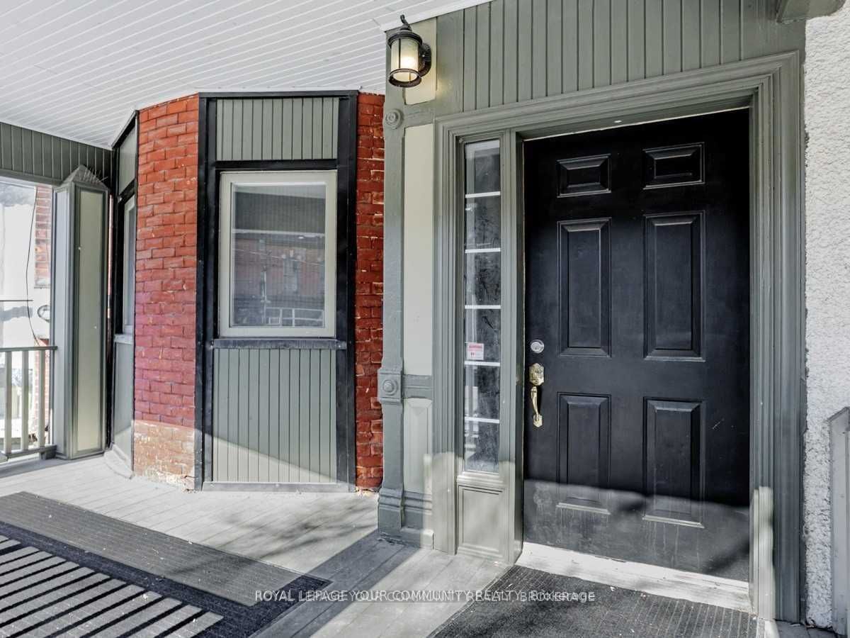 256 Gerrard St E