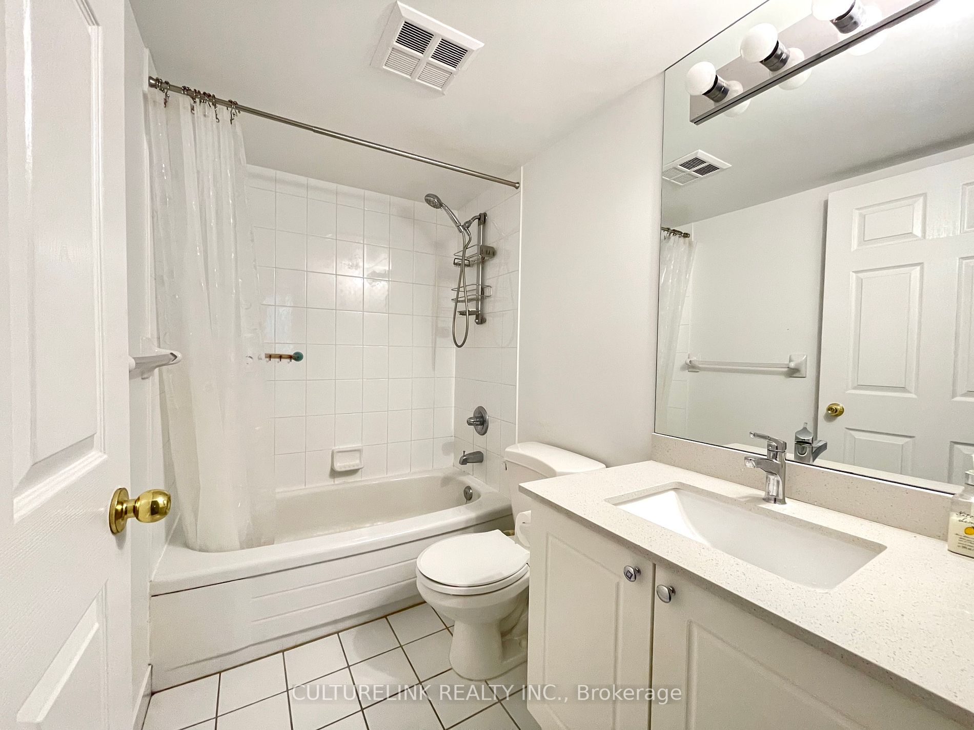 256 Doris Avenue, #206