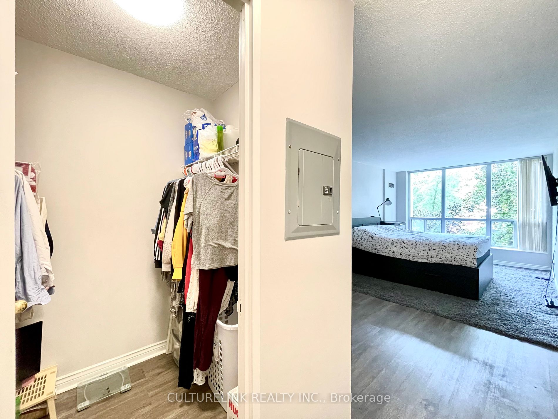 256 Doris Avenue, #206