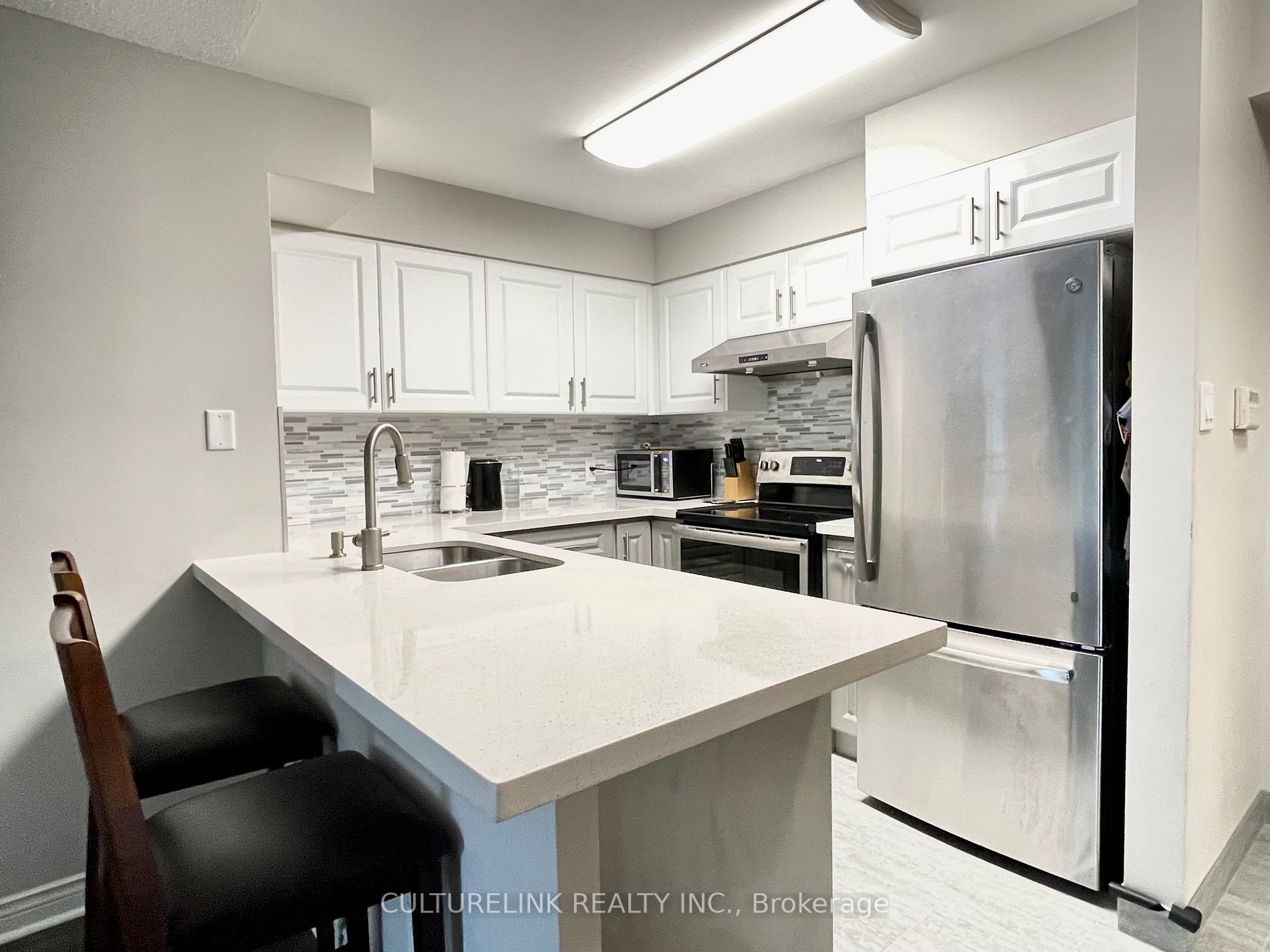 256 Doris Avenue, #206