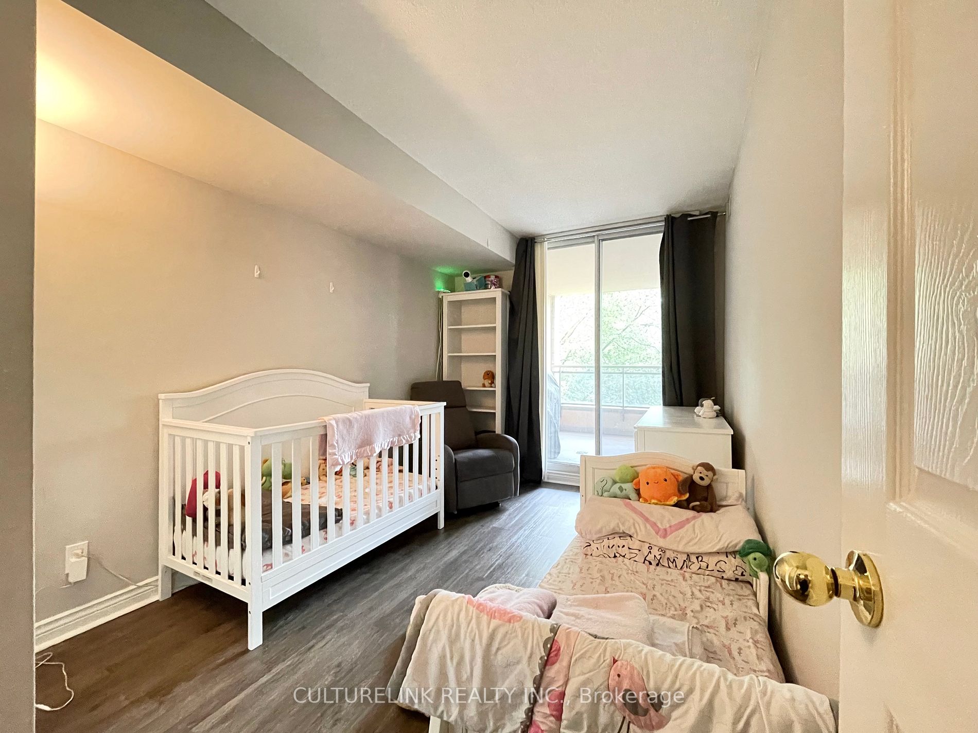 256 Doris Avenue, #206