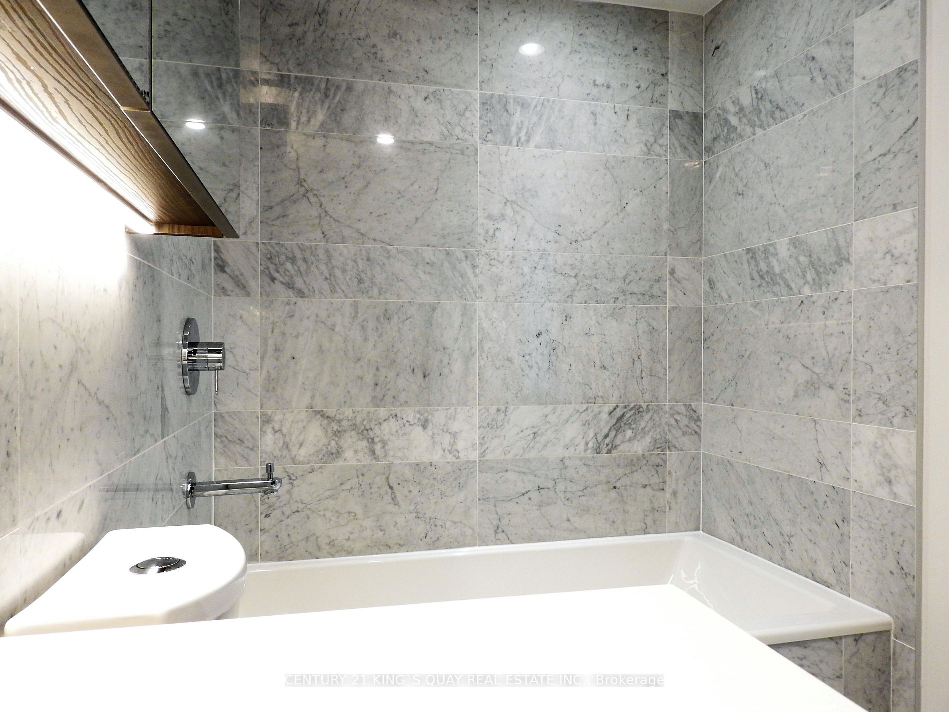 17 Bathurst St, #3007