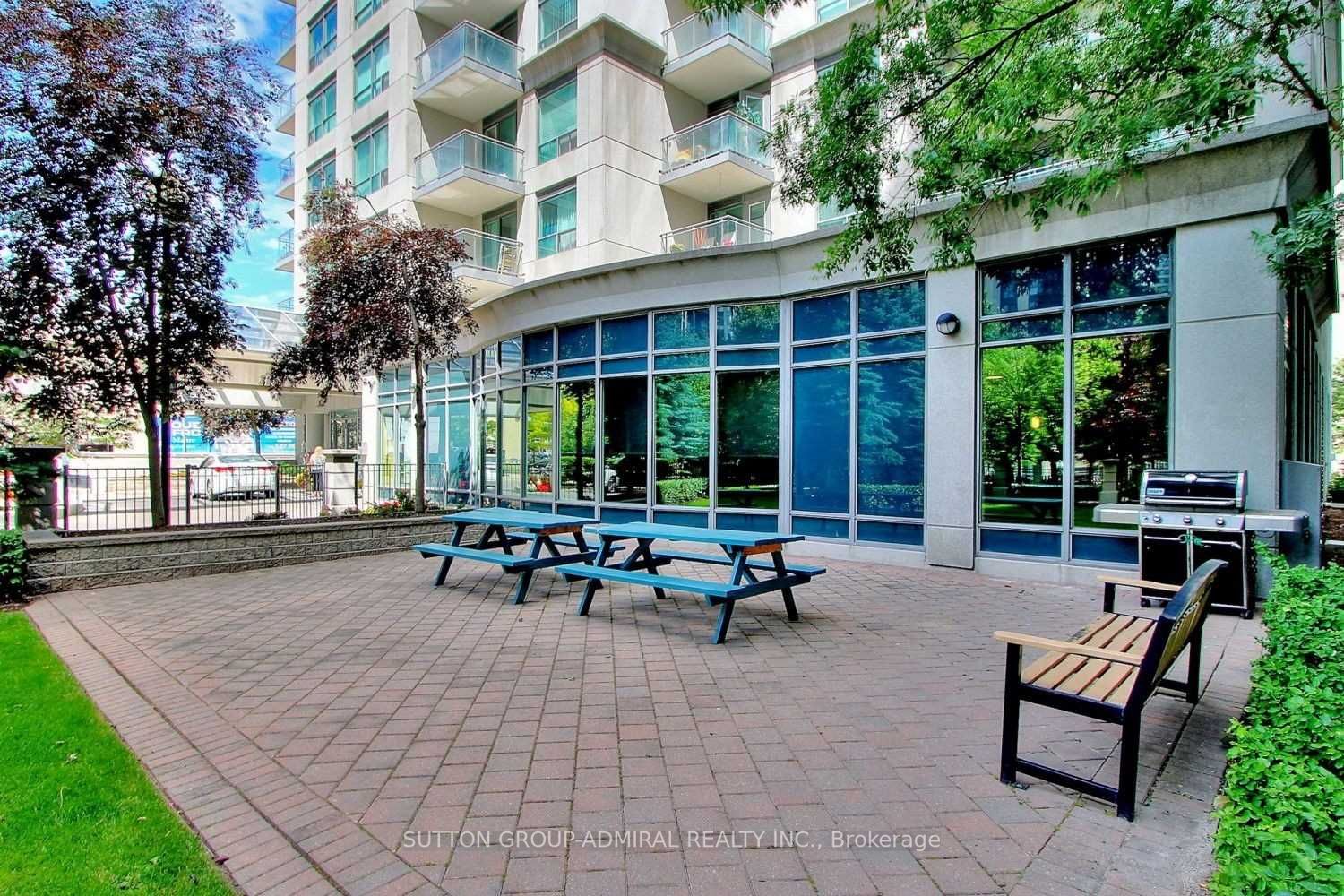 21 Hillcrest Ave, #404