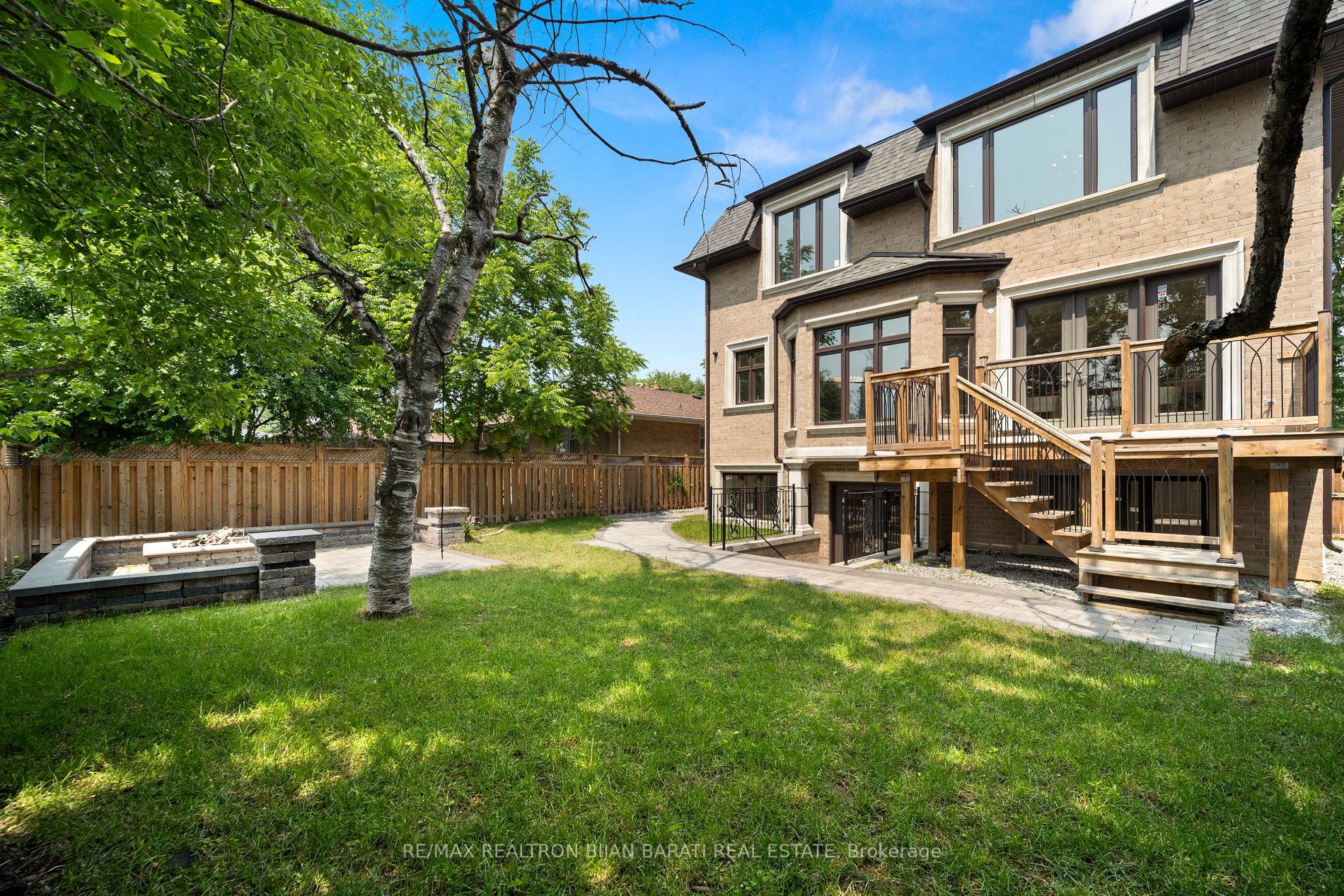6 Harnish Crescent