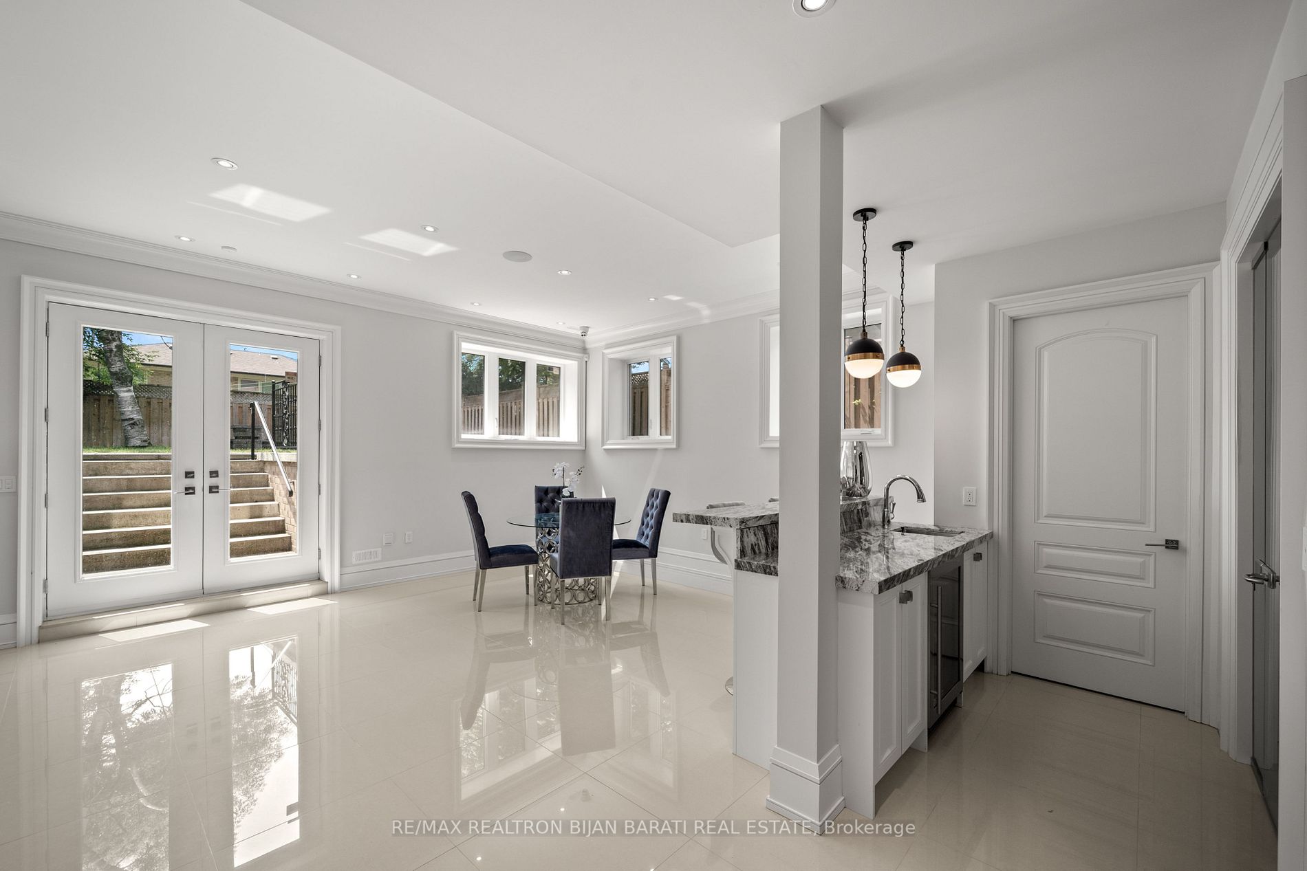 6 Harnish Crescent