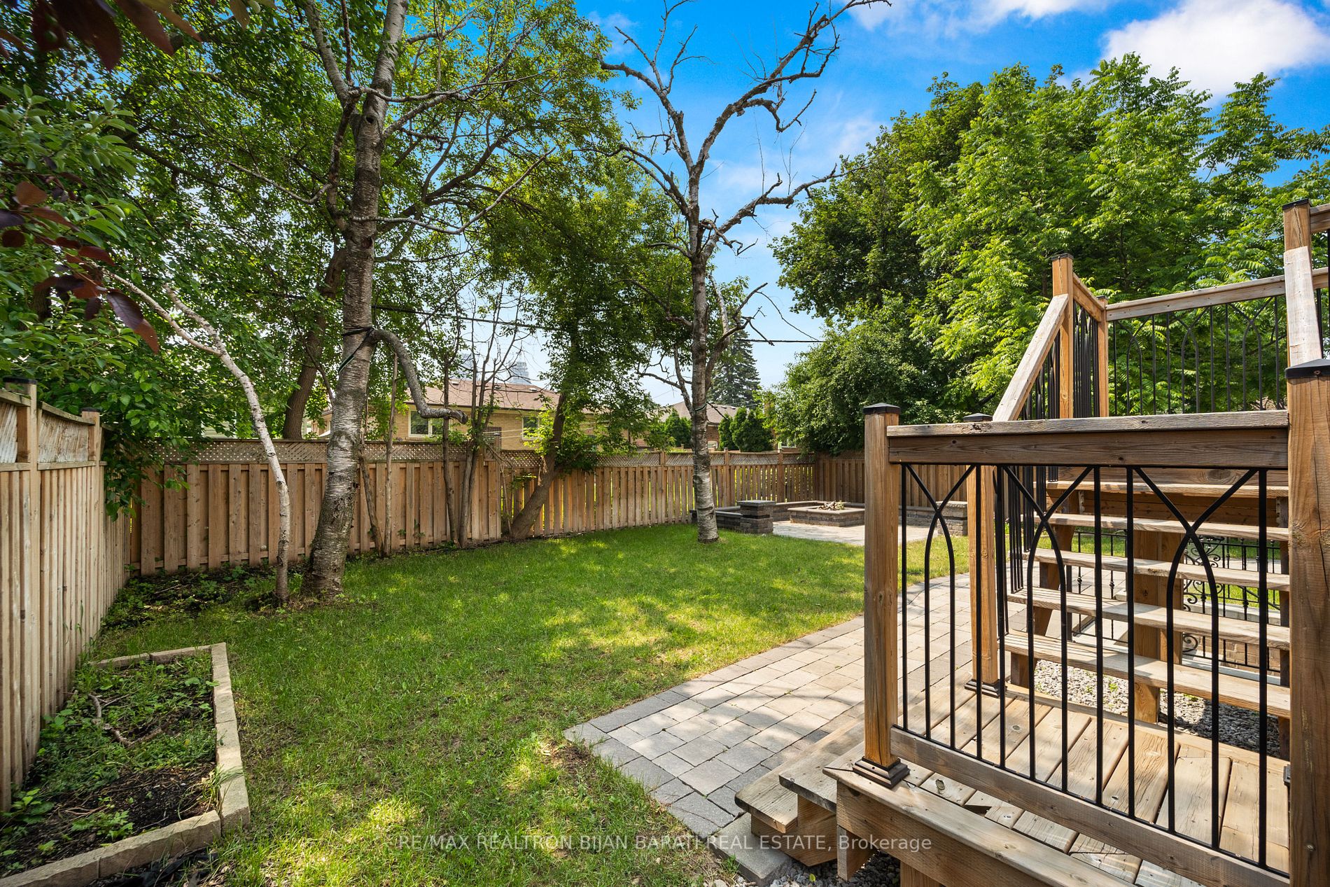6 Harnish Crescent